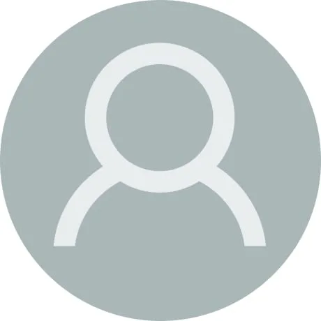 Sarah L., Manchester